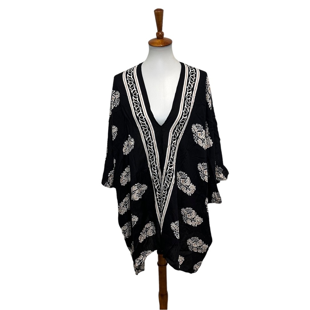 NWT & The Why Kimono Black One Size